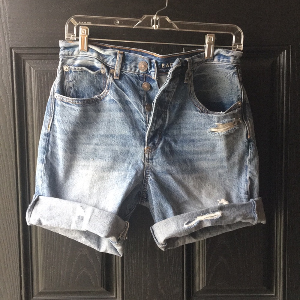 American Eagle 90s Boyfriend Shorts
